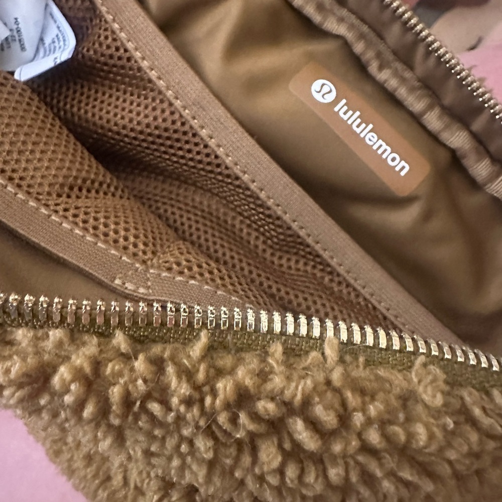 Lululemon Tan Sherpa Crossbody Bag - Picture 2 of 4